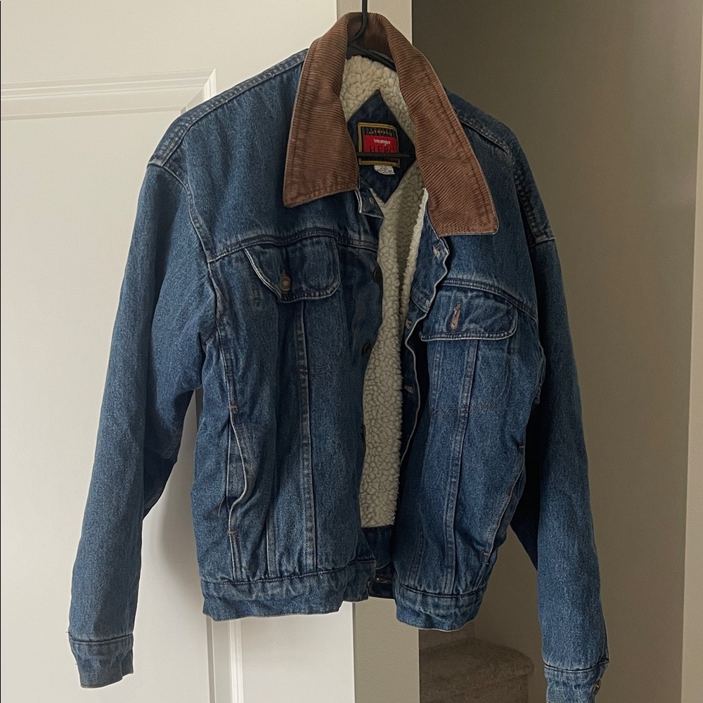 Wrangler Denim Jacket with Sherpa Lined and Brown Collar